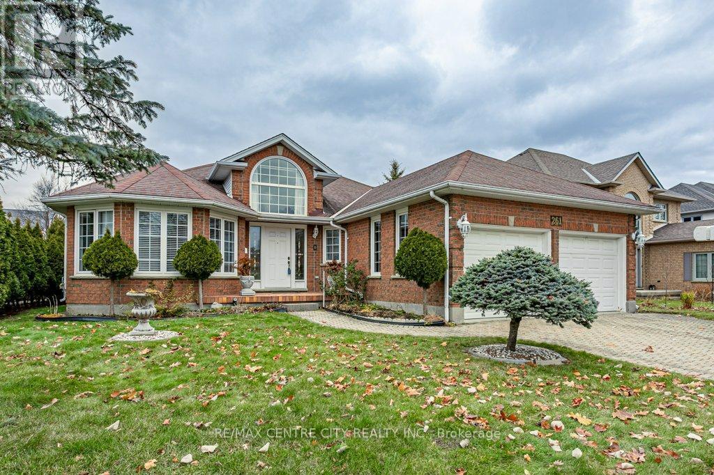 261 Ensign Crescent, London South (South N), ON - Outdoor With Facade