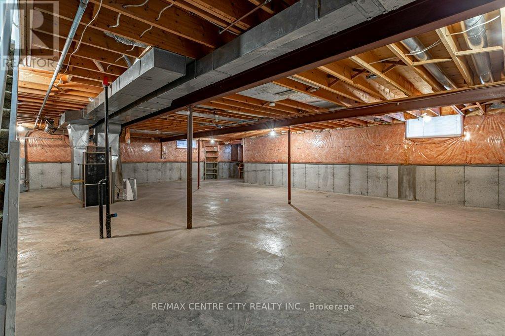 261 Ensign Crescent, London South (South N), ON - Indoor Photo Showing Basement