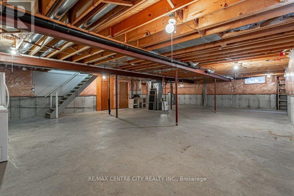 261 Ensign Crescent, London South (South N), ON - Indoor Photo Showing Basement