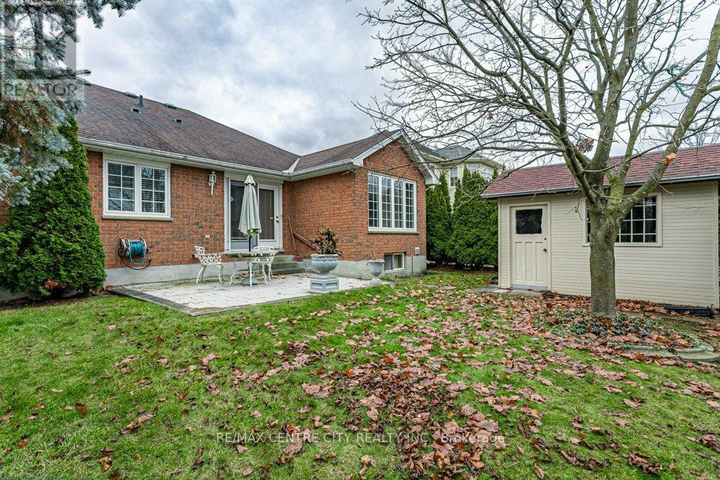 261 Ensign Crescent, London South (South N), ON - Outdoor
