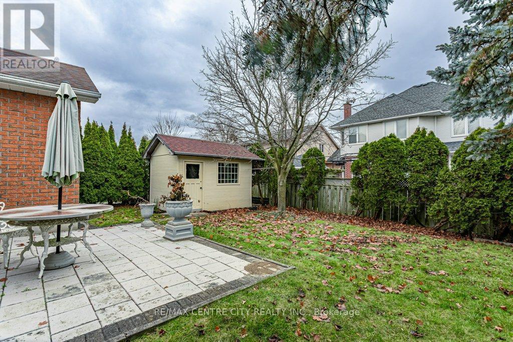 261 Ensign Crescent, London South (South N), ON - Outdoor