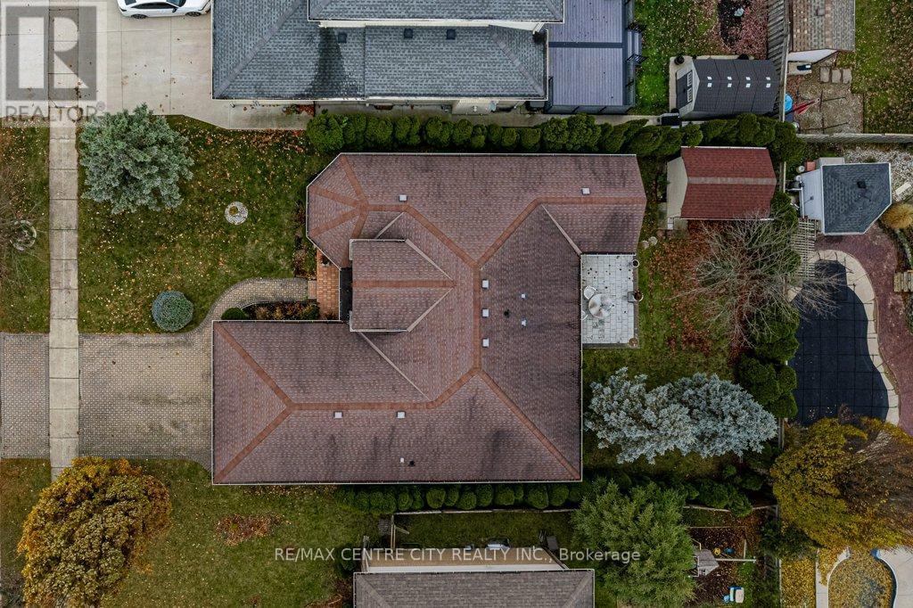 261 Ensign Crescent, London South (South N), ON - Outdoor