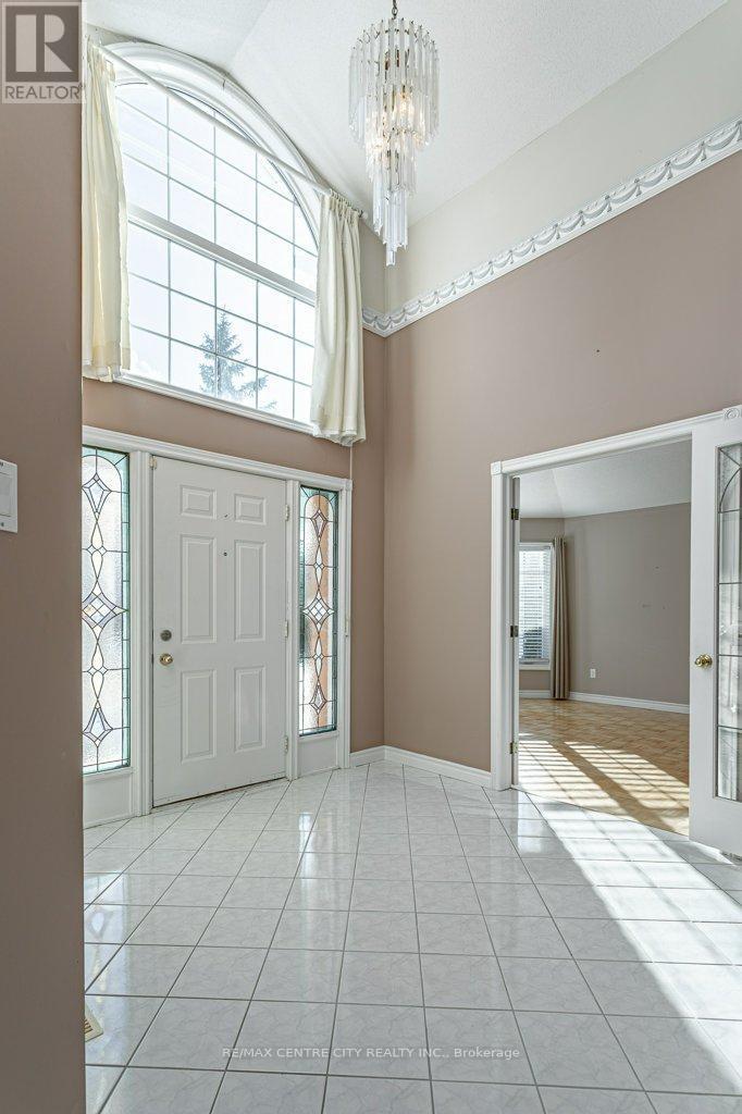 261 Ensign Crescent, London South (South N), ON - Indoor Photo Showing Other Room