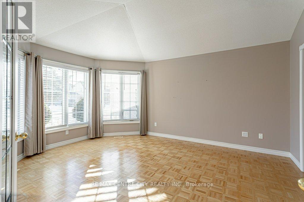 261 Ensign Crescent, London South (South N), ON - Indoor Photo Showing Other Room