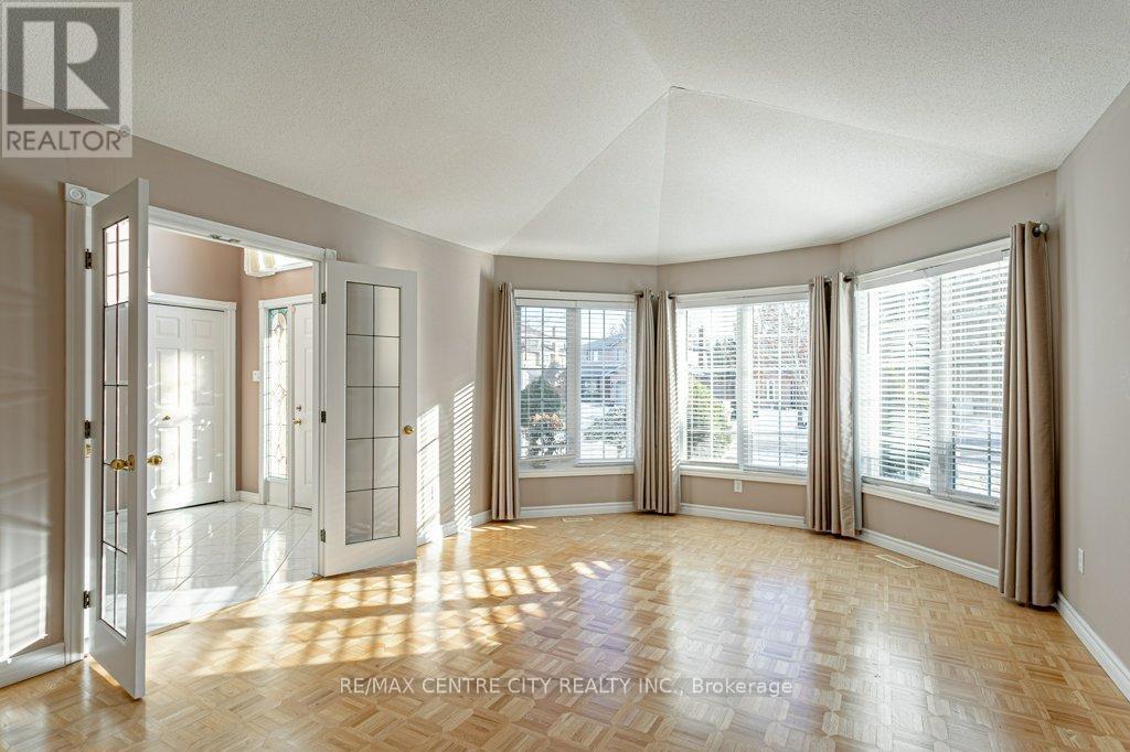 261 Ensign Crescent, London South (South N), ON - Indoor Photo Showing Other Room