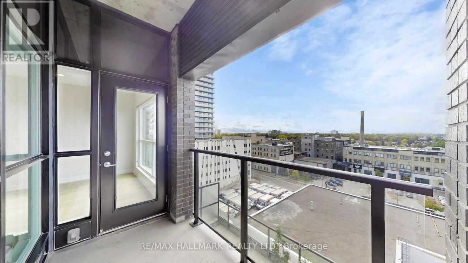 711 - 1 Victoria Street S, Waterloo, ON - Outdoor With Exterior