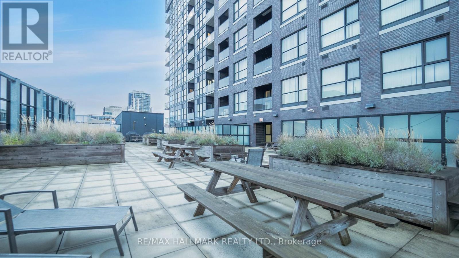 711 - 1 Victoria Street S, Waterloo, ON - Outdoor