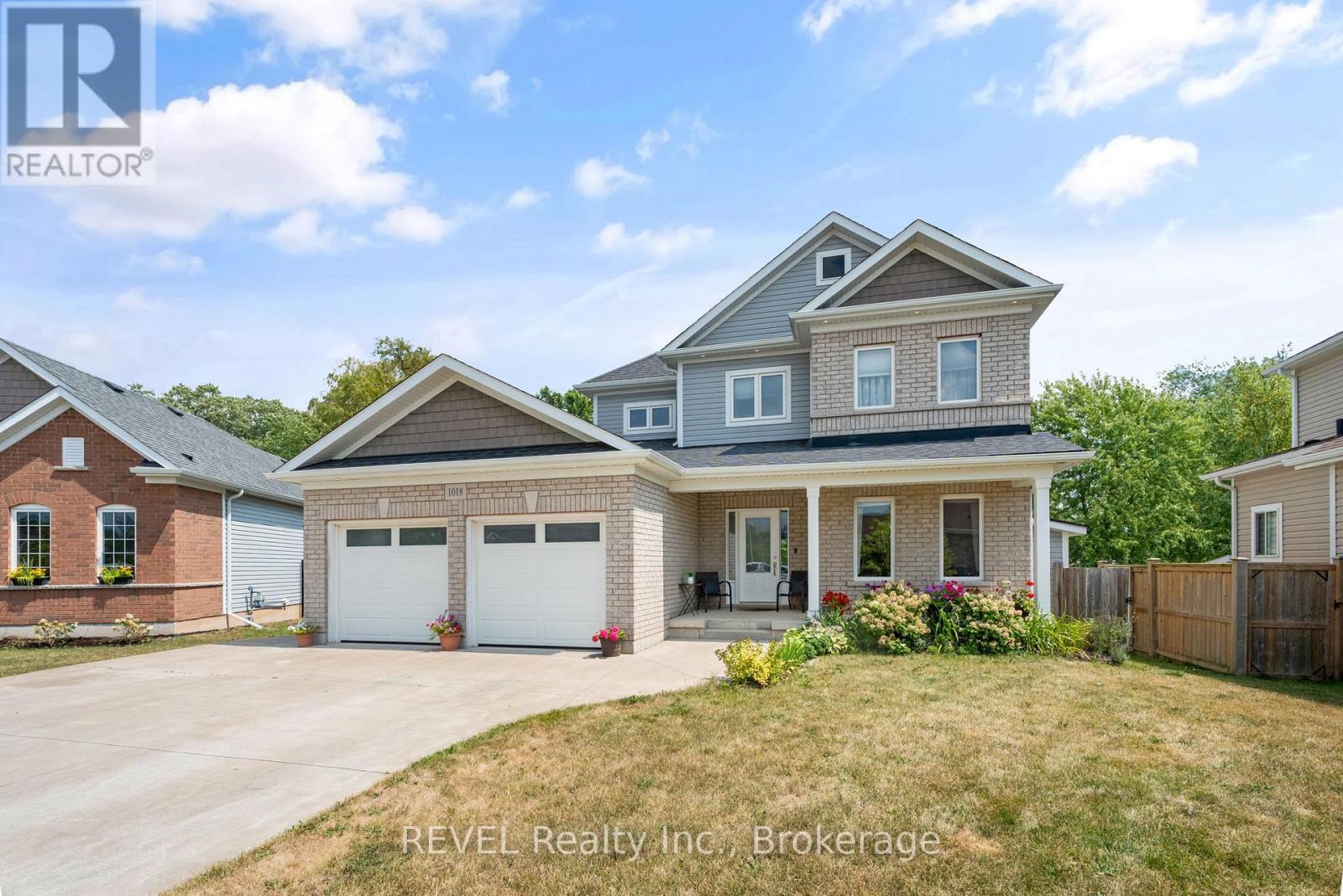 1018 Kerby Street, Fort Erie (Crescent Park), ON - Outdoor With Deck Patio Veranda With Facade