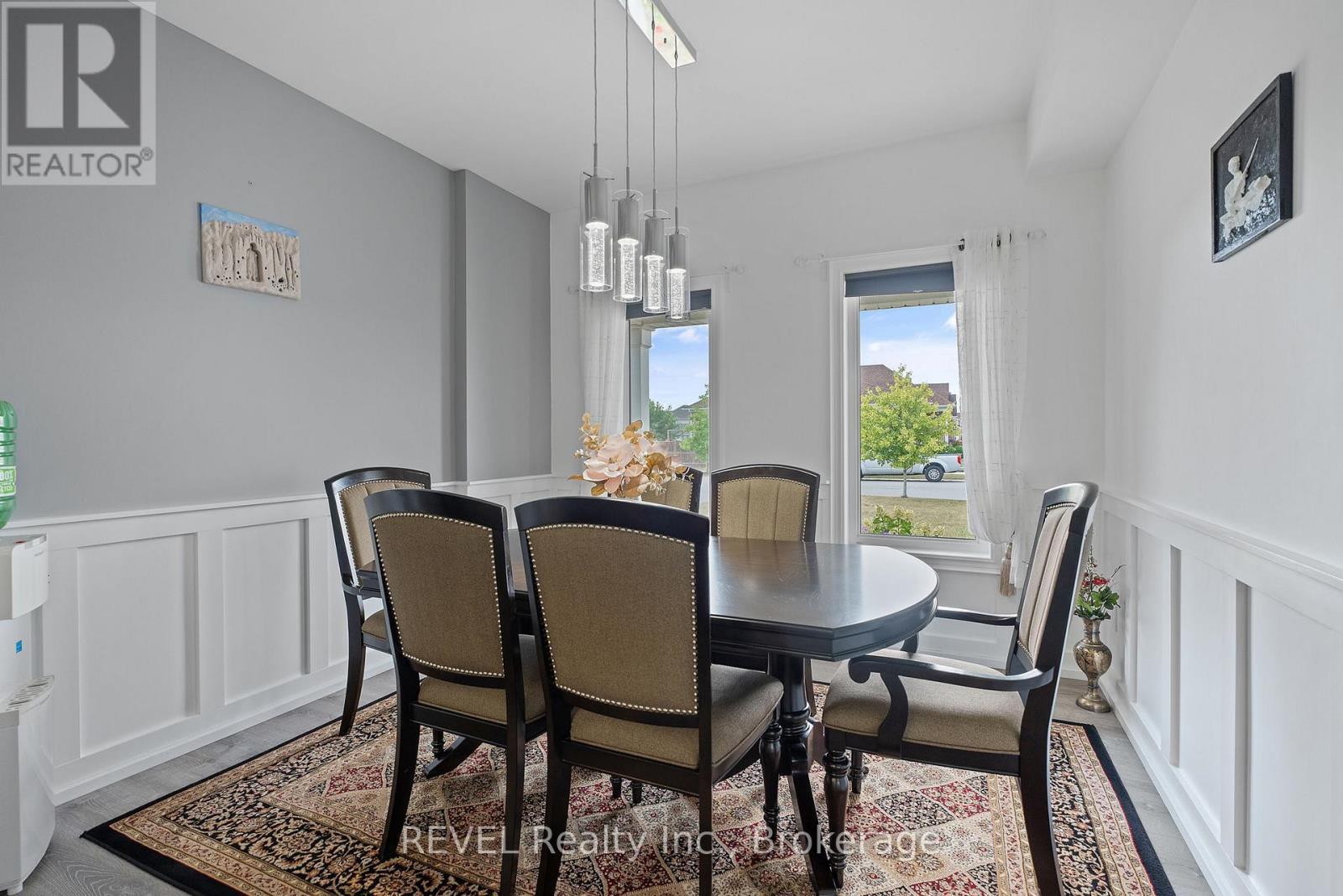1018 Kerby Street, Fort Erie (Crescent Park), ON - Indoor Photo Showing Dining Room