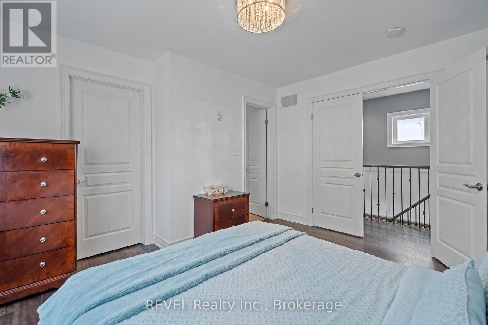 1018 Kerby Street, Fort Erie (Crescent Park), ON - Indoor Photo Showing Bedroom