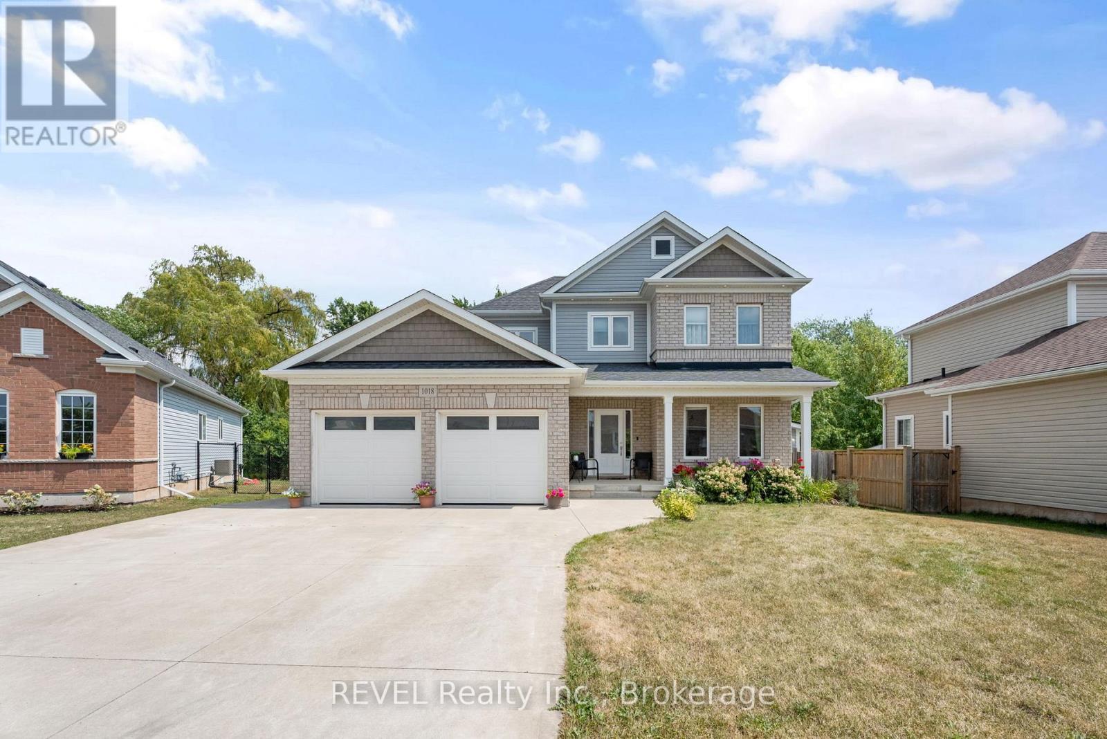 1018 Kerby Street, Fort Erie (Crescent Park), ON - Outdoor With Facade