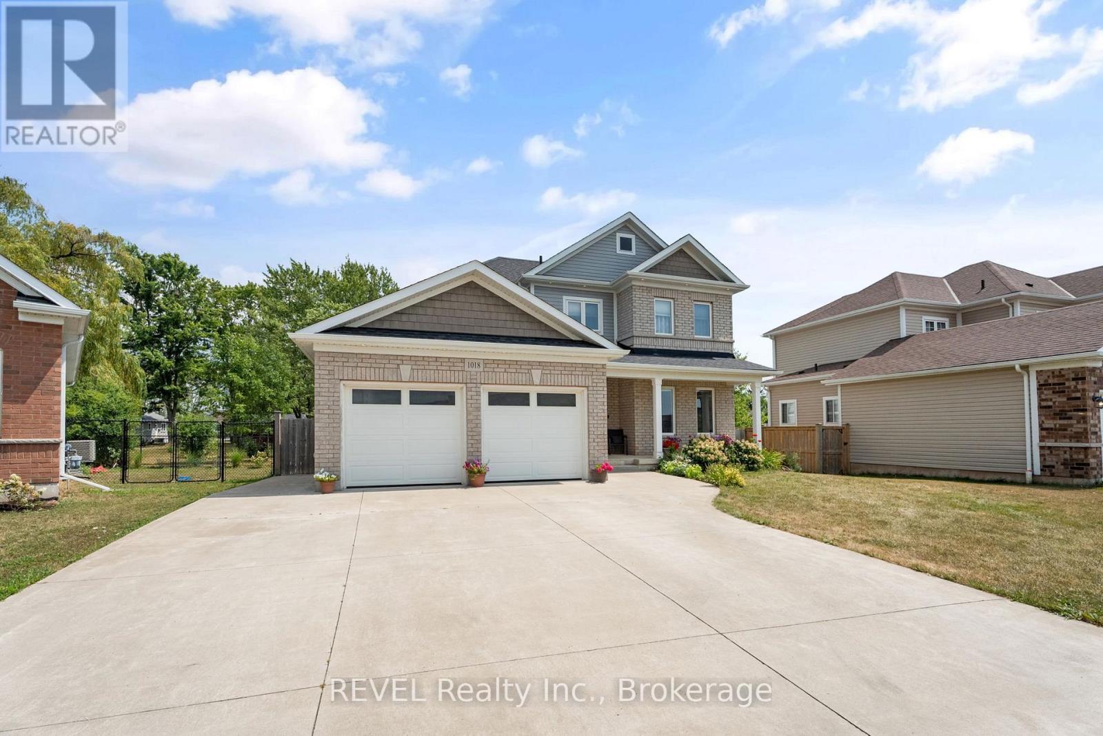 1018 Kerby Street, Fort Erie (Crescent Park), ON - Outdoor With Facade