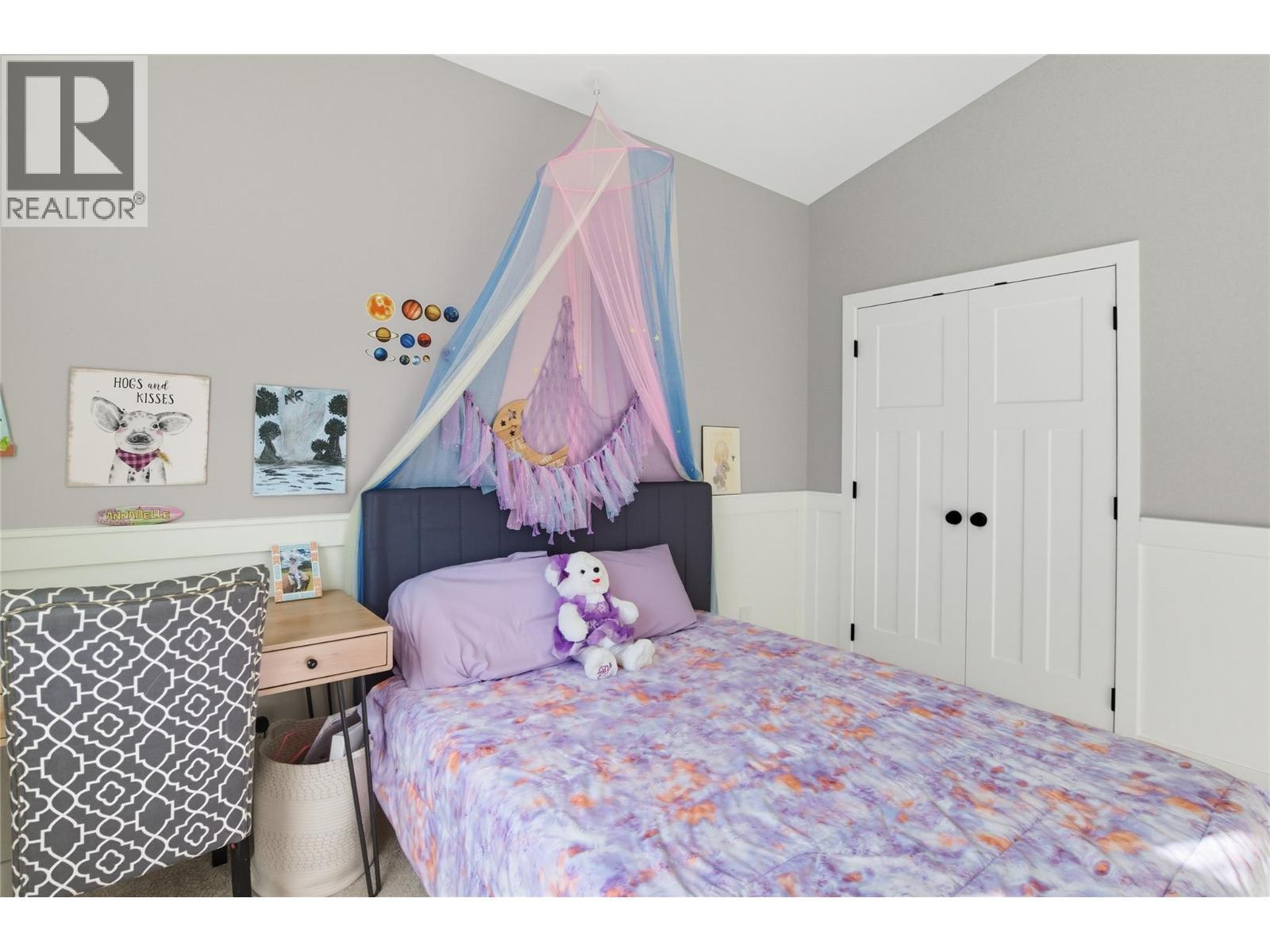 1553 Emerald Drive, Kamloops, BC - Indoor Photo Showing Bedroom