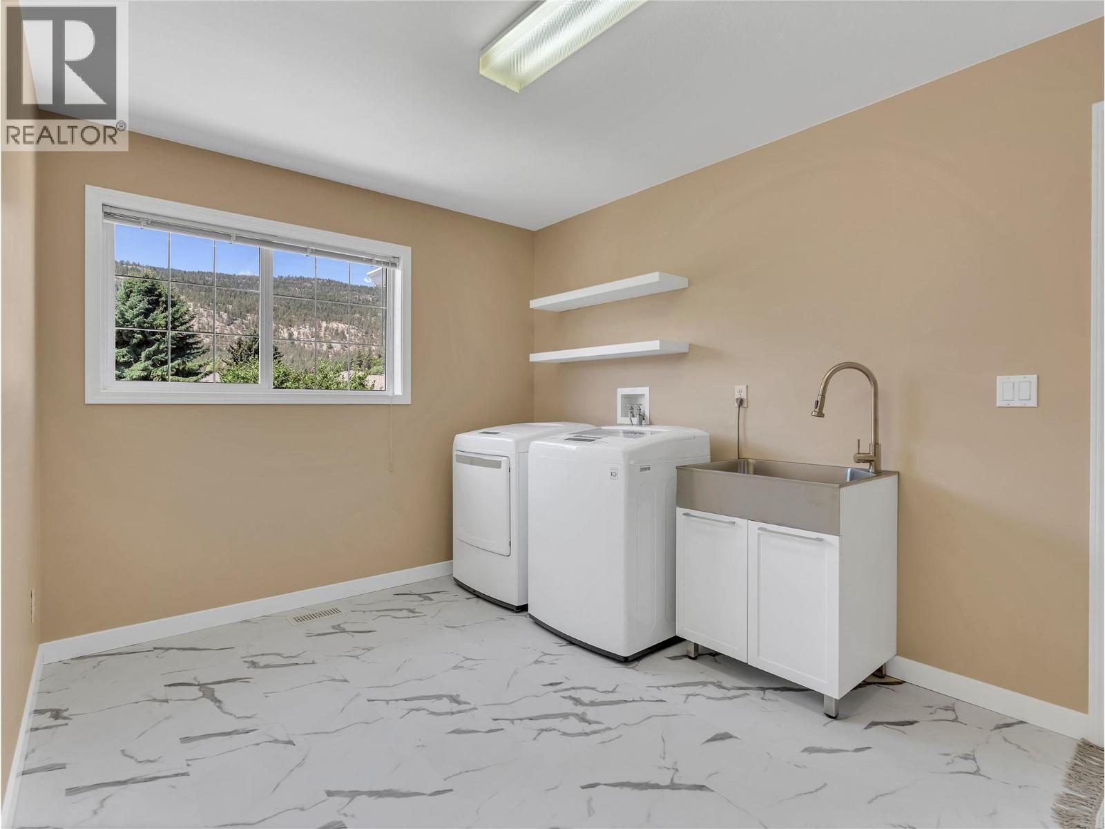1893 Sandstone Drive, Penticton, BC - Indoor Photo Showing Laundry Room