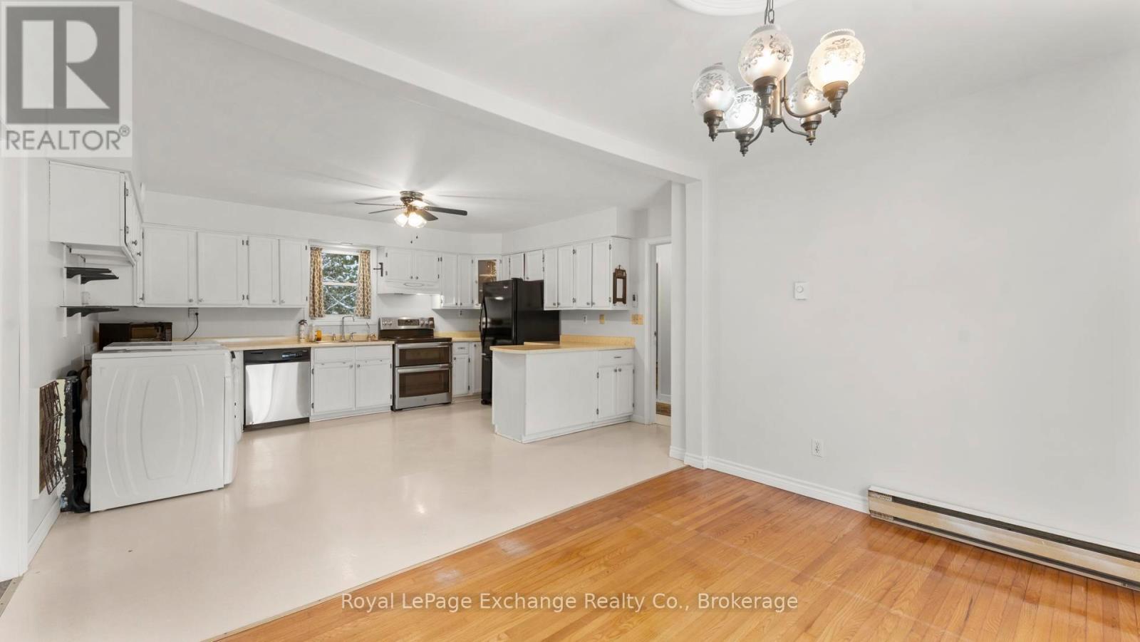 4 Jarrell Lane N, Kincardine, ON - Indoor Photo Showing Kitchen