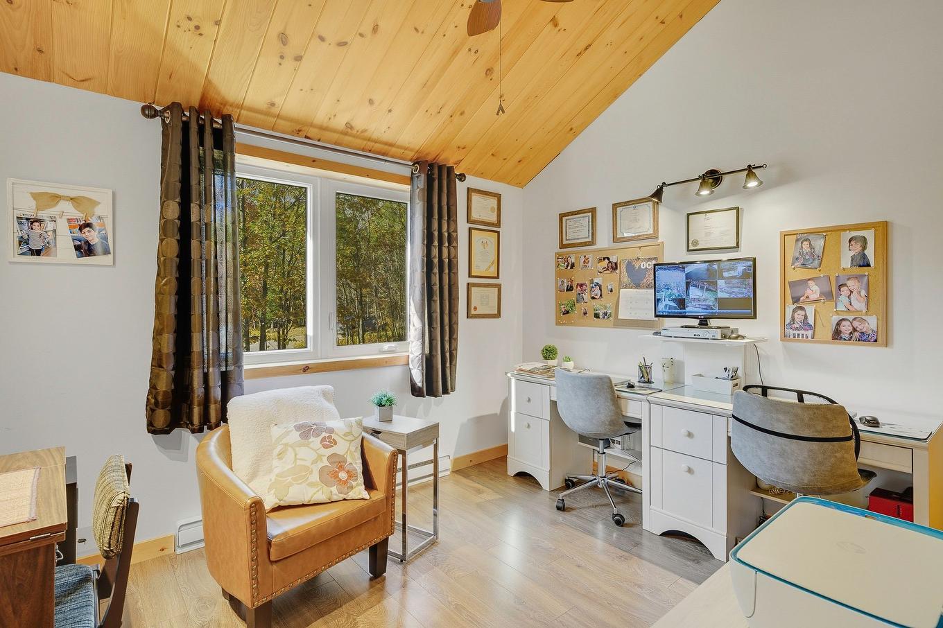 Bedroom - 18 Rue De La Cortland, Brownsburg-Chatham, QC - Indoor