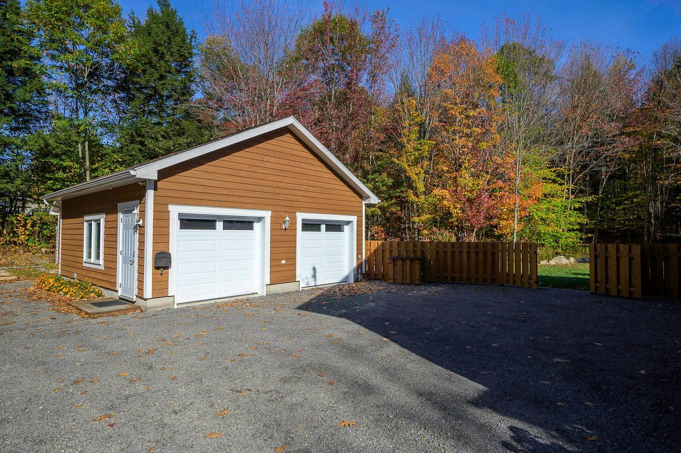 Garage - 18 Rue De La Cortland, Brownsburg-Chatham, QC - Outdoor