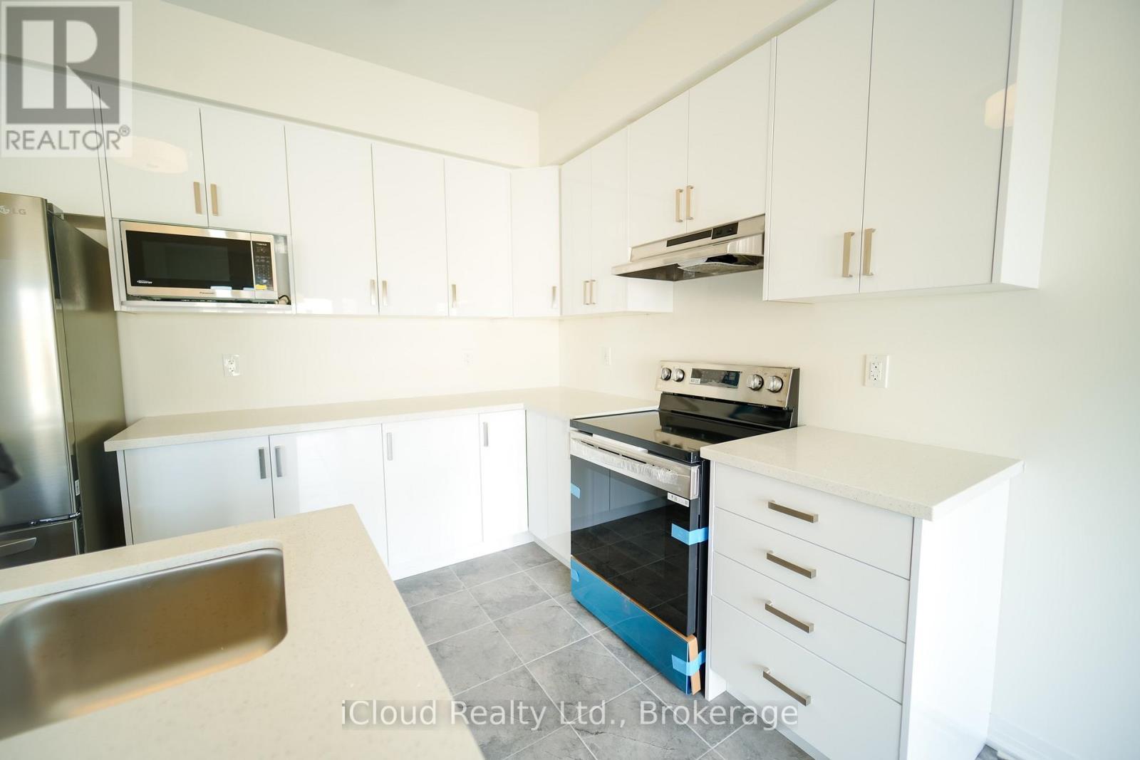 67 George Brier Drive E, Brant, ON - Indoor Photo Showing Kitchen