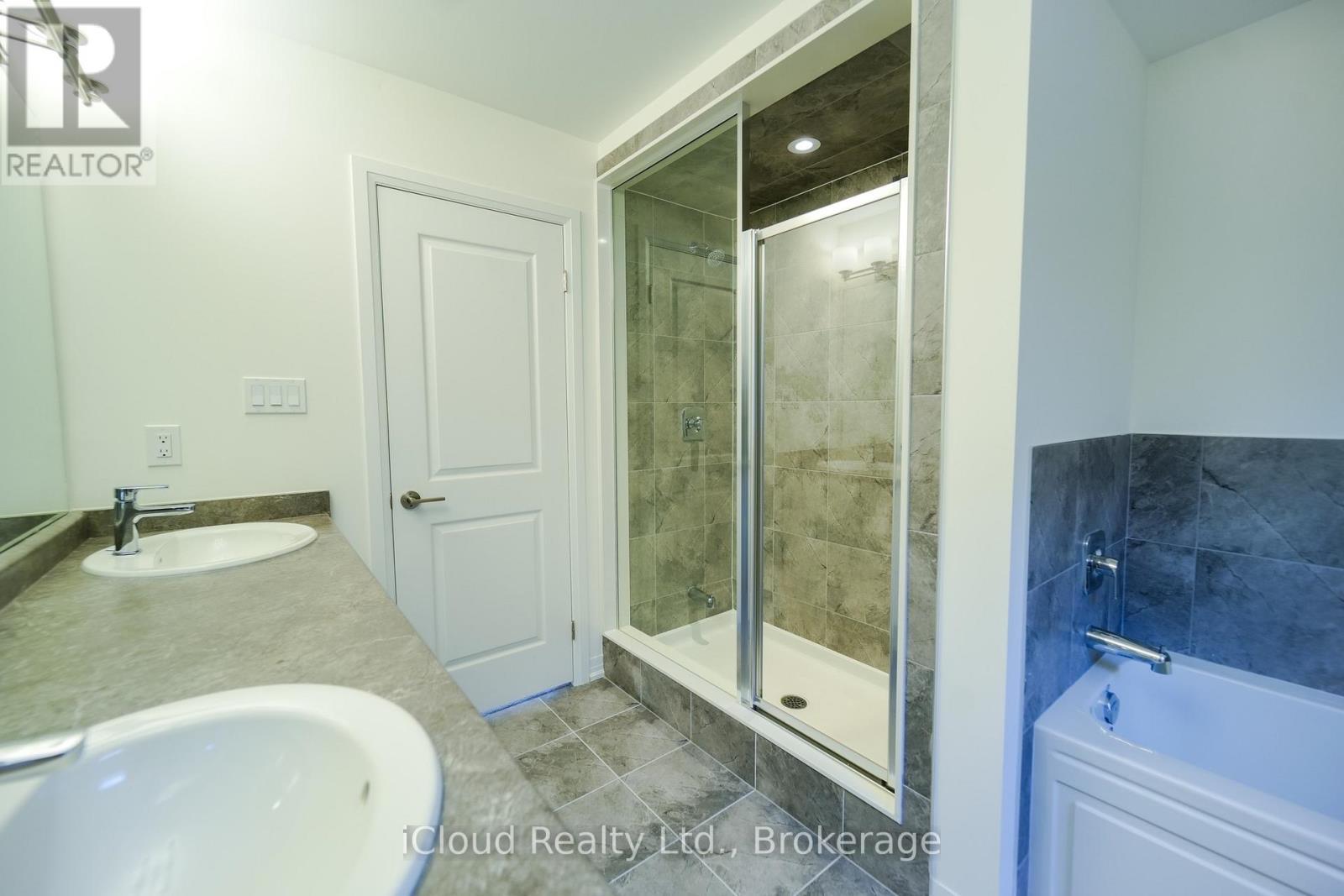 67 George Brier Drive E, Brant, ON - Indoor Photo Showing Bathroom