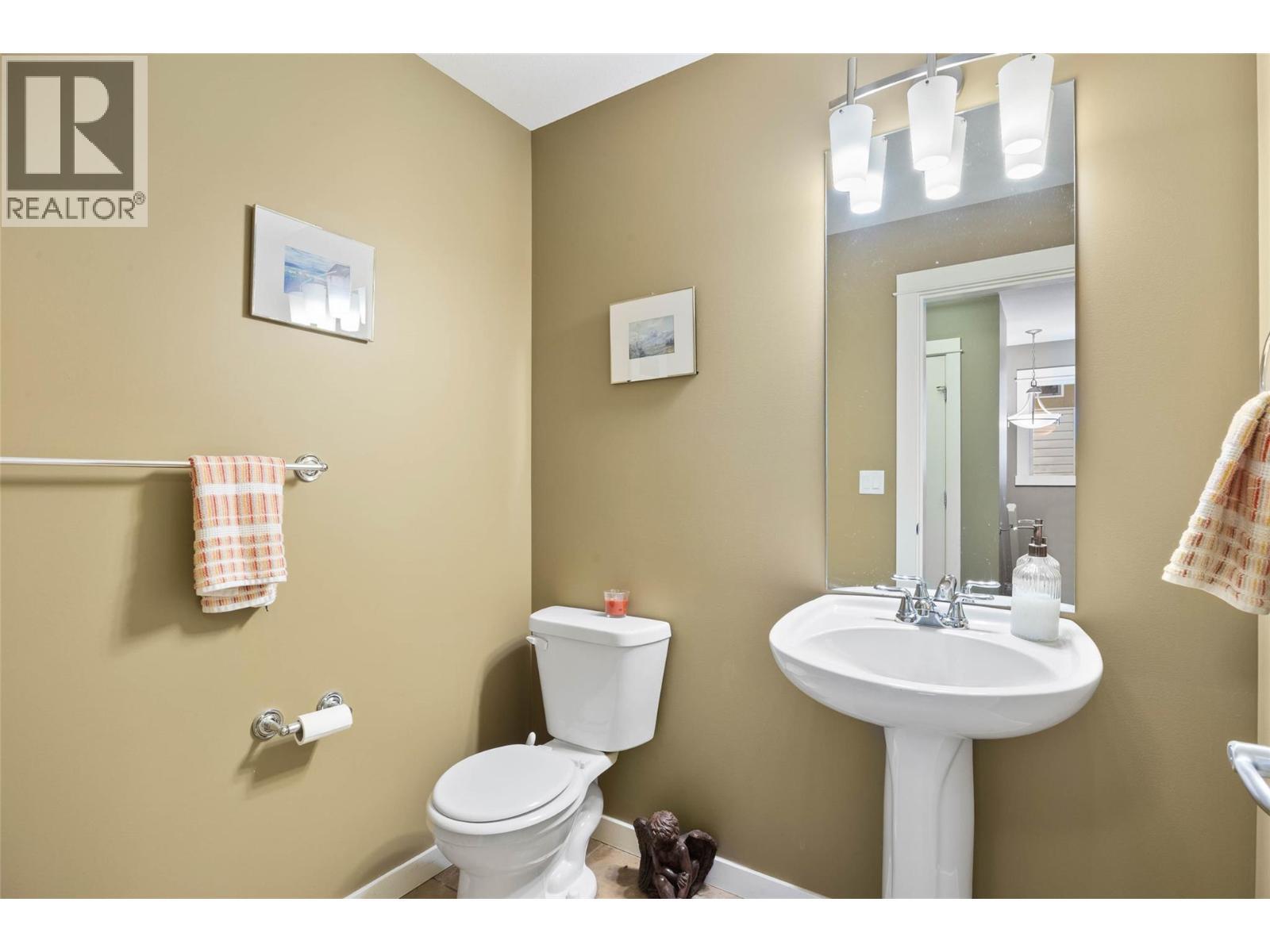 900 Stagecoach Drive Unit# 13, Kamloops, BC - Indoor Photo Showing Bathroom