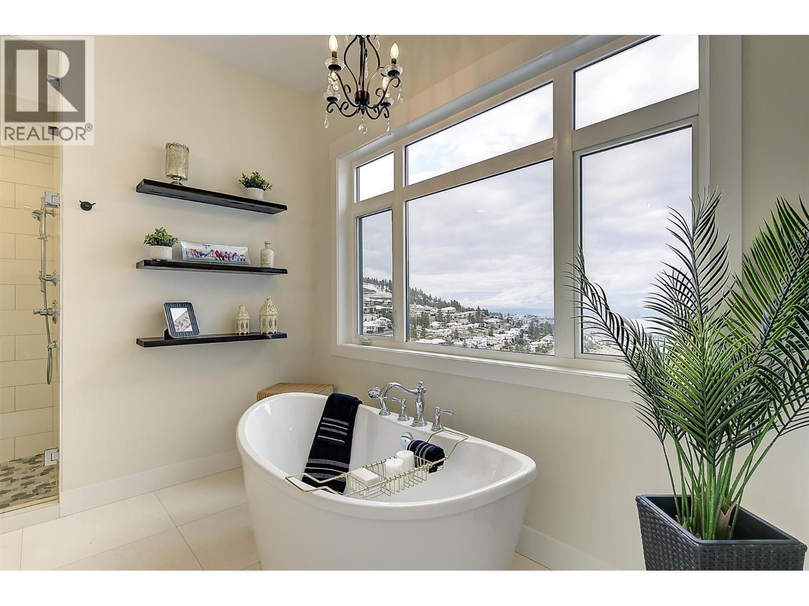 3279 Vineyard View Drive, West Kelowna, BC - Indoor Photo Showing Bathroom