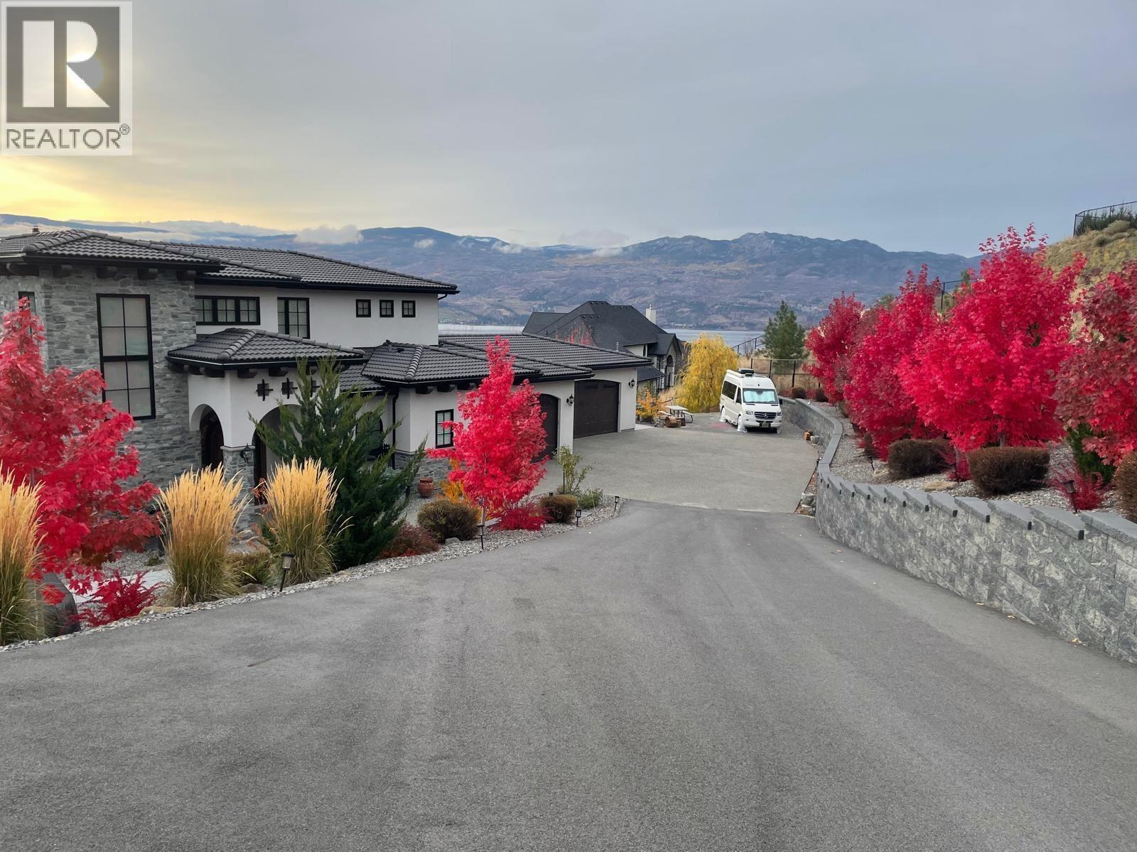 3279 Vineyard View Drive, West Kelowna, BC - Outdoor