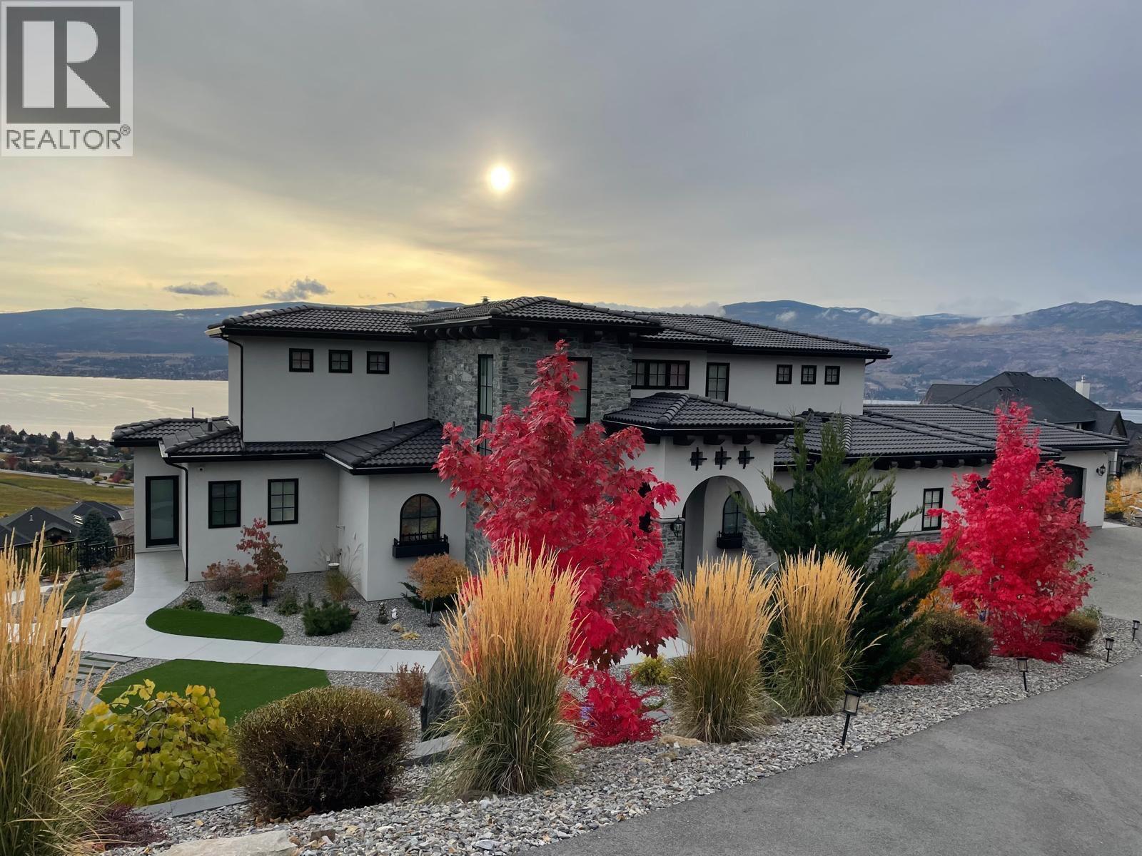 3279 Vineyard View Drive, West Kelowna, BC - Outdoor