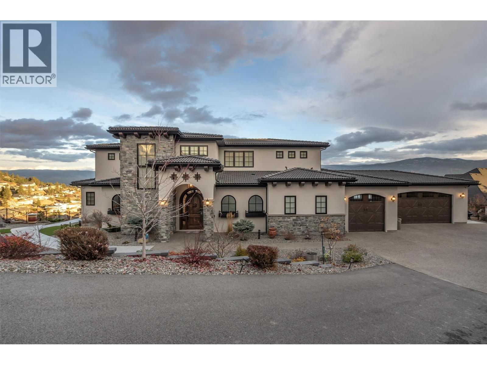 3279 Vineyard View Drive, West Kelowna, BC - Outdoor