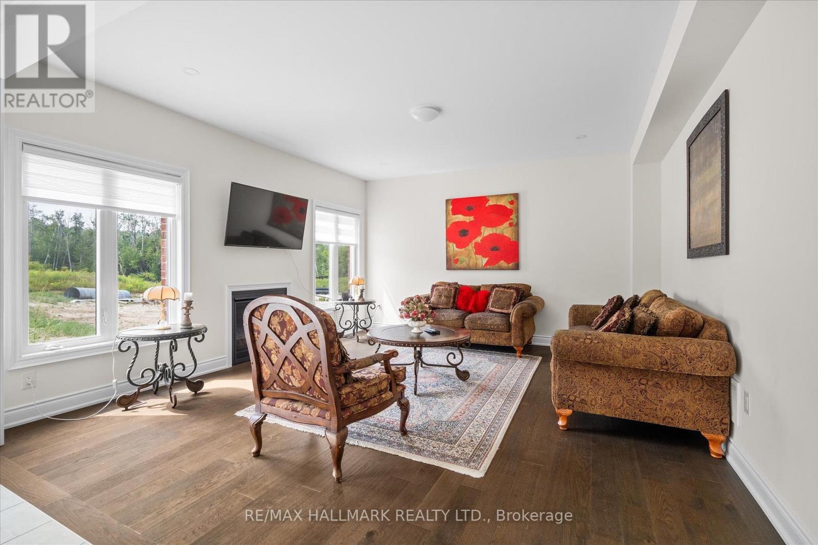 94 Ruby Ridge, Oro-Medonte, ON - Indoor Photo Showing Living Room