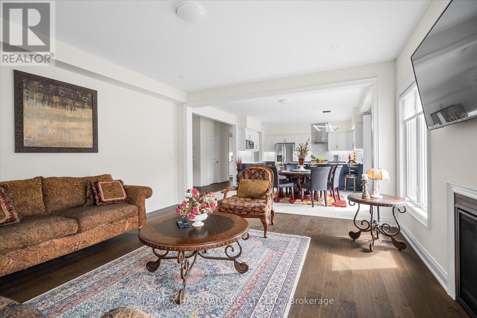 94 Ruby Ridge, Oro-Medonte, ON - Indoor Photo Showing Living Room