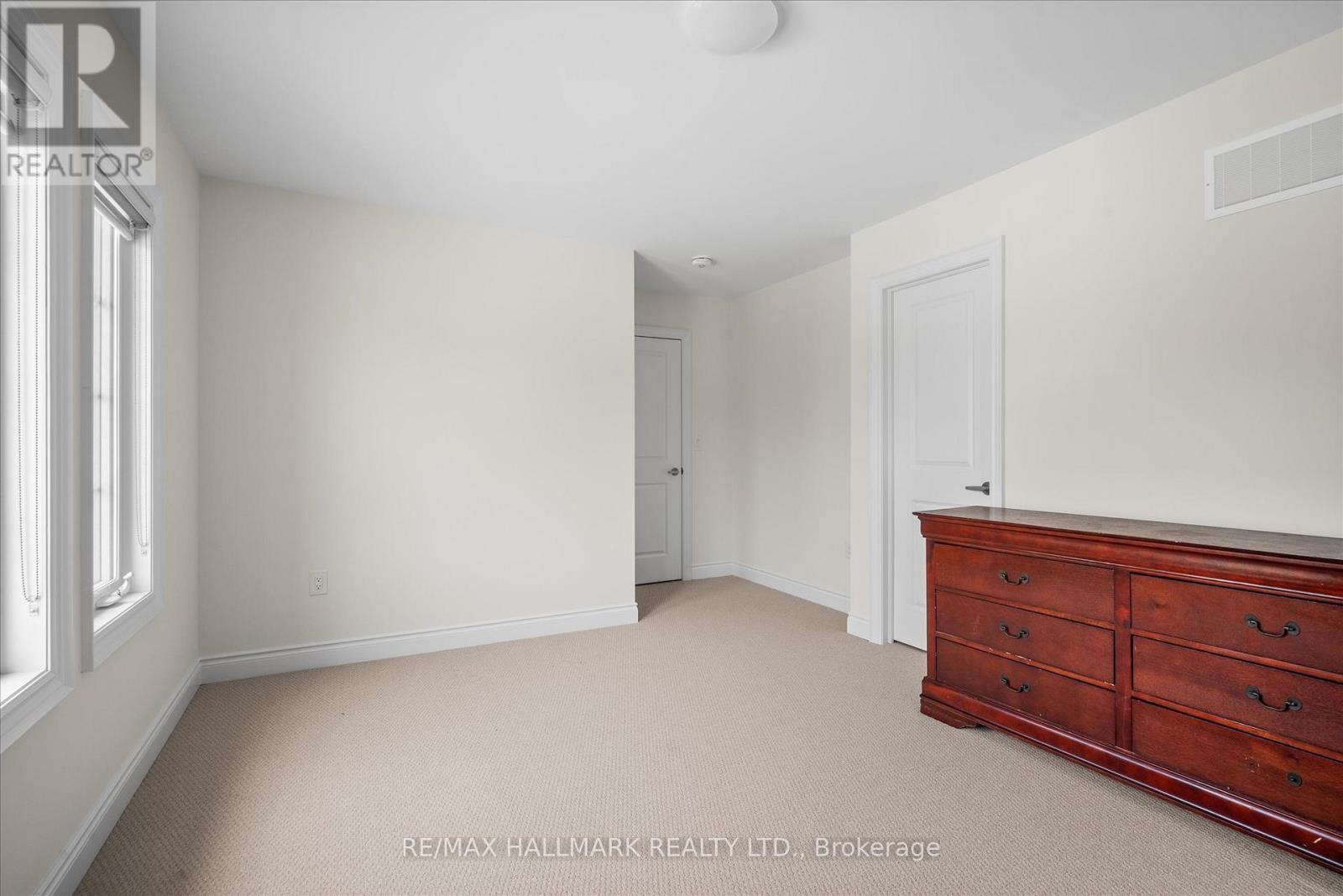 94 Ruby Ridge, Oro-Medonte, ON - Indoor Photo Showing Other Room