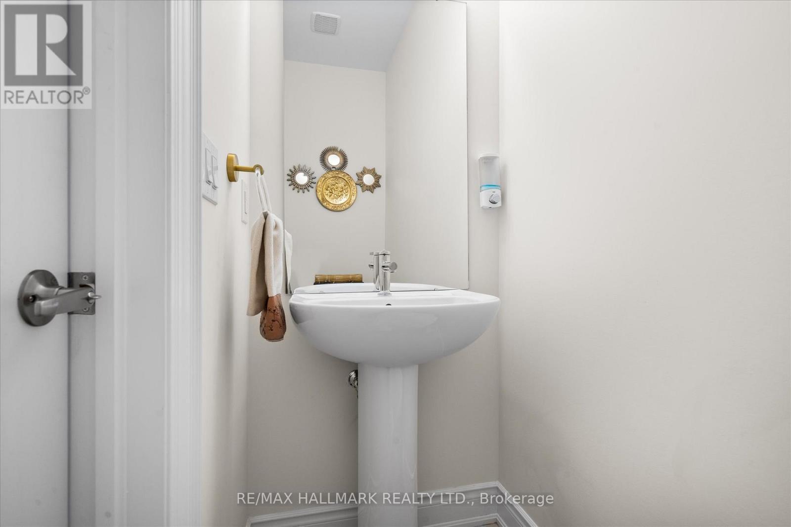 94 Ruby Ridge, Oro-Medonte, ON - Indoor Photo Showing Bathroom