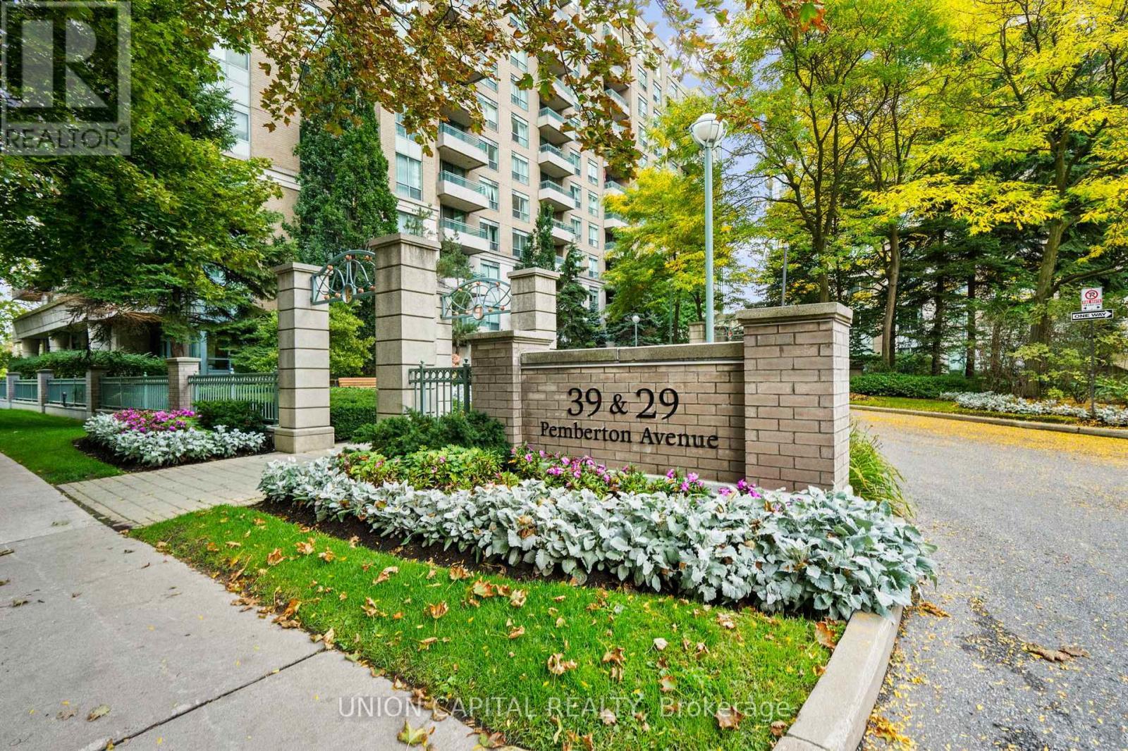 Lph17 - 39 Pemberton Avenue, Toronto, ON - Outdoor