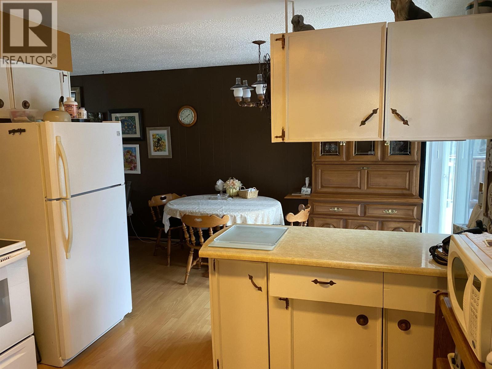 6248 E Purdue Road, Prince George, BC - Indoor Photo Showing Kitchen