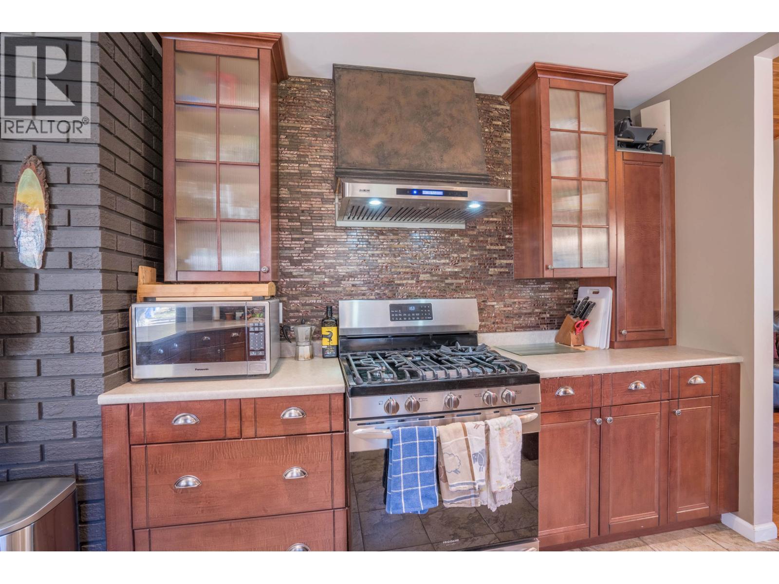 7125 Valleyview Drive, Prince George, BC - Indoor Photo Showing Kitchen