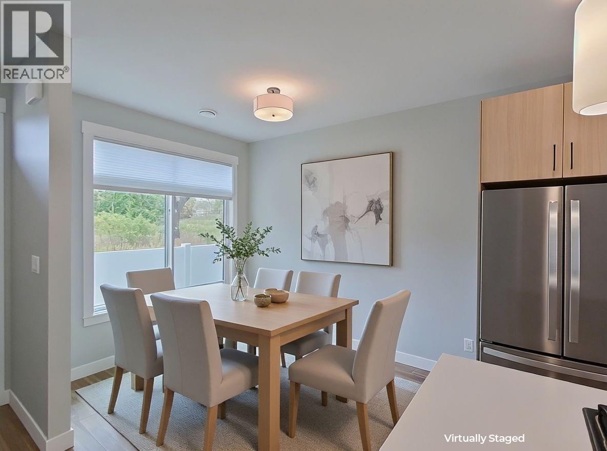 2110 11 Avenue Ne Unit# B205, Salmon Arm, BC - Indoor Photo Showing Dining Room