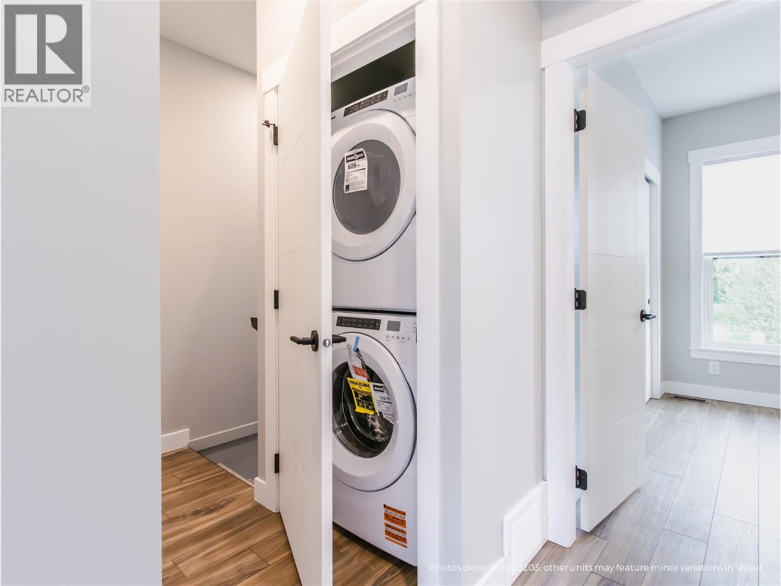 2110 11 Avenue Ne Unit# B205, Salmon Arm, BC - Indoor Photo Showing Laundry Room