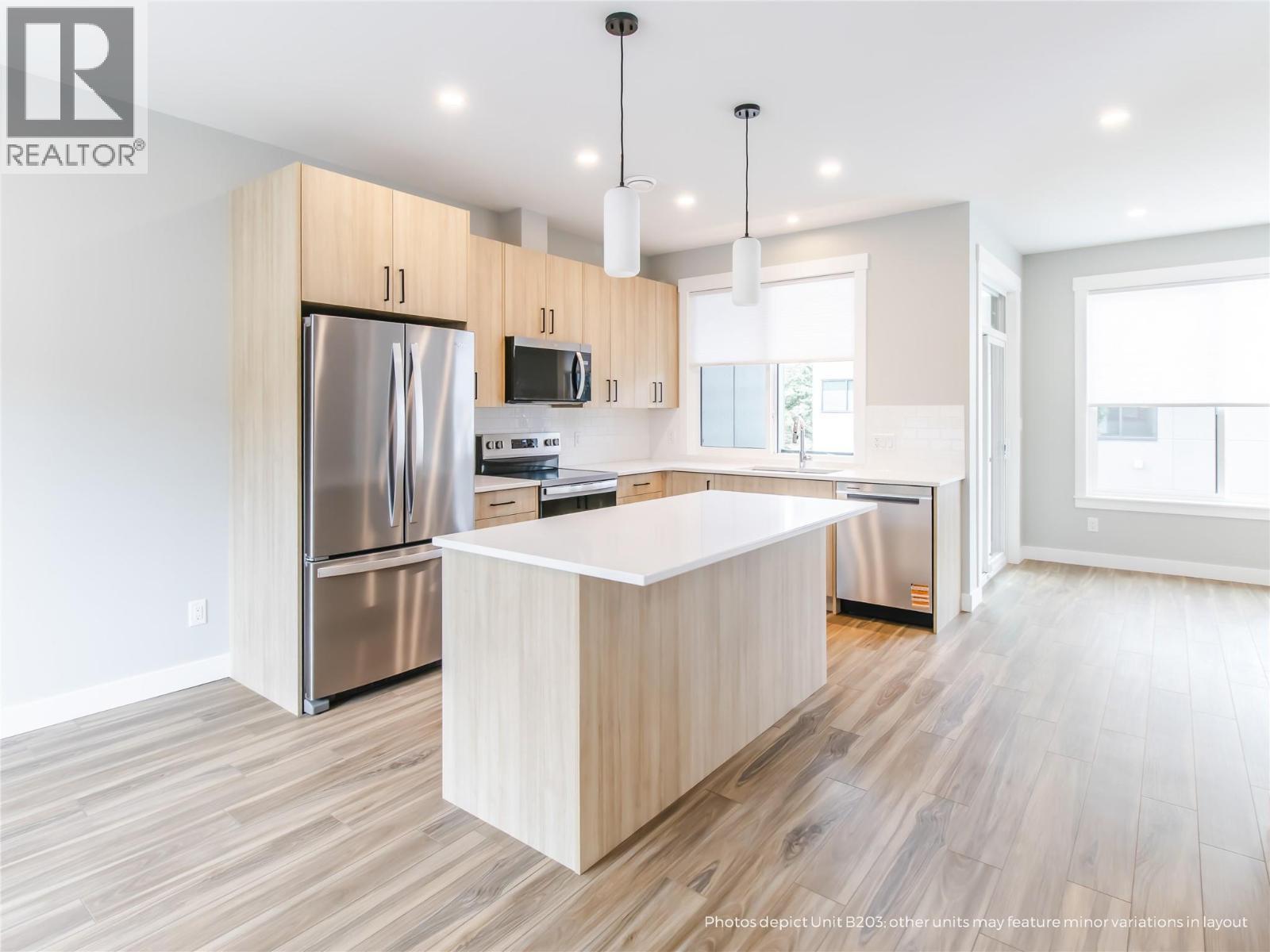 2110 11 Avenue Ne Unit# B205, Salmon Arm, BC - Indoor Photo Showing Kitchen With Upgraded Kitchen