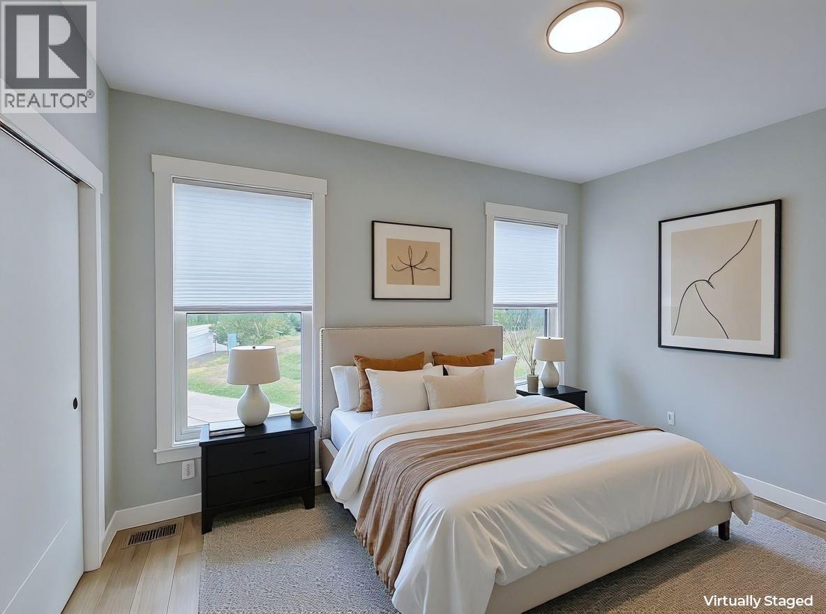 2110 11 Avenue Ne Unit# B201, Salmon Arm, BC - Indoor Photo Showing Bedroom