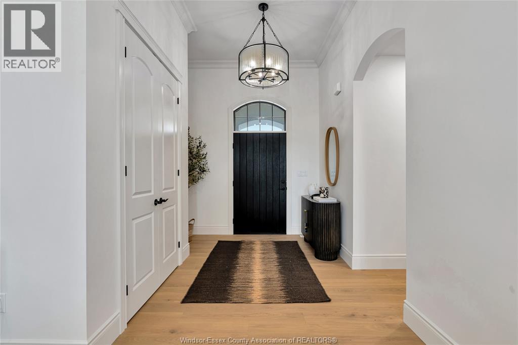 633 Summit Street, Lakeshore, ON - Indoor Photo Showing Other Room