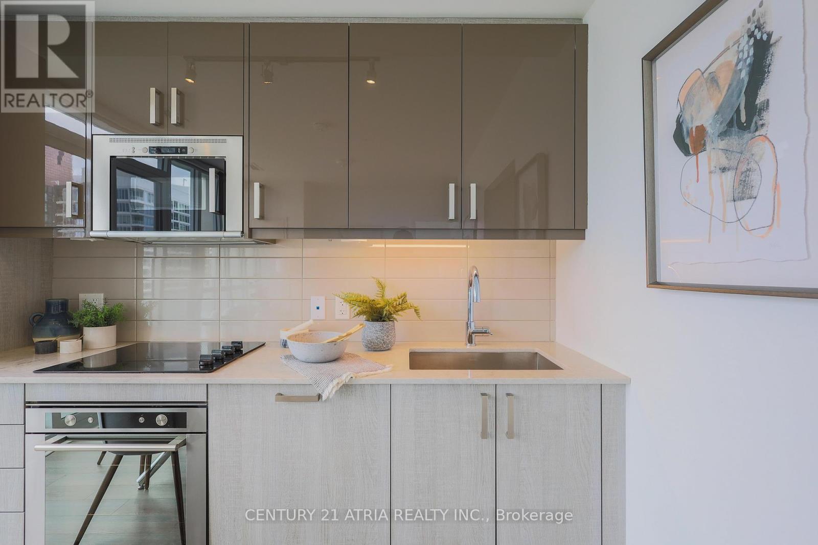 2105 - 77 Mutual Street, Toronto, ON - Indoor Photo Showing Kitchen With Upgraded Kitchen