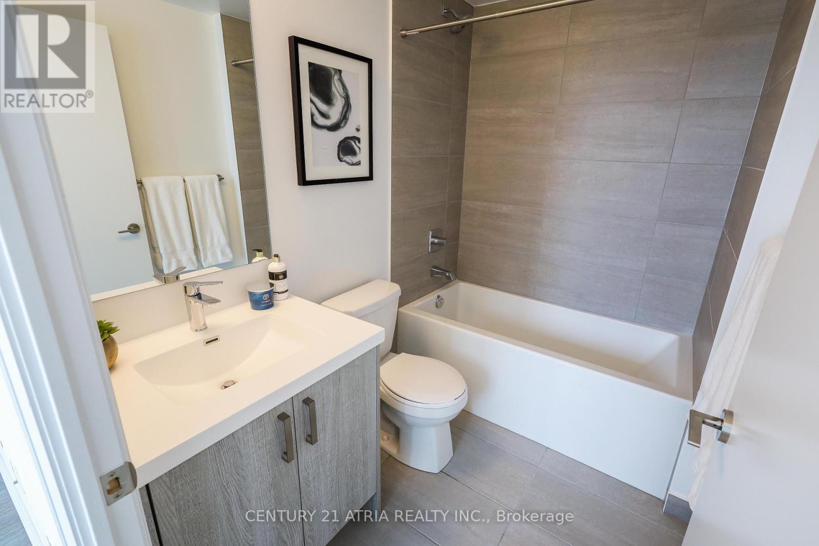 2105 - 77 Mutual Street, Toronto, ON - Indoor Photo Showing Bathroom