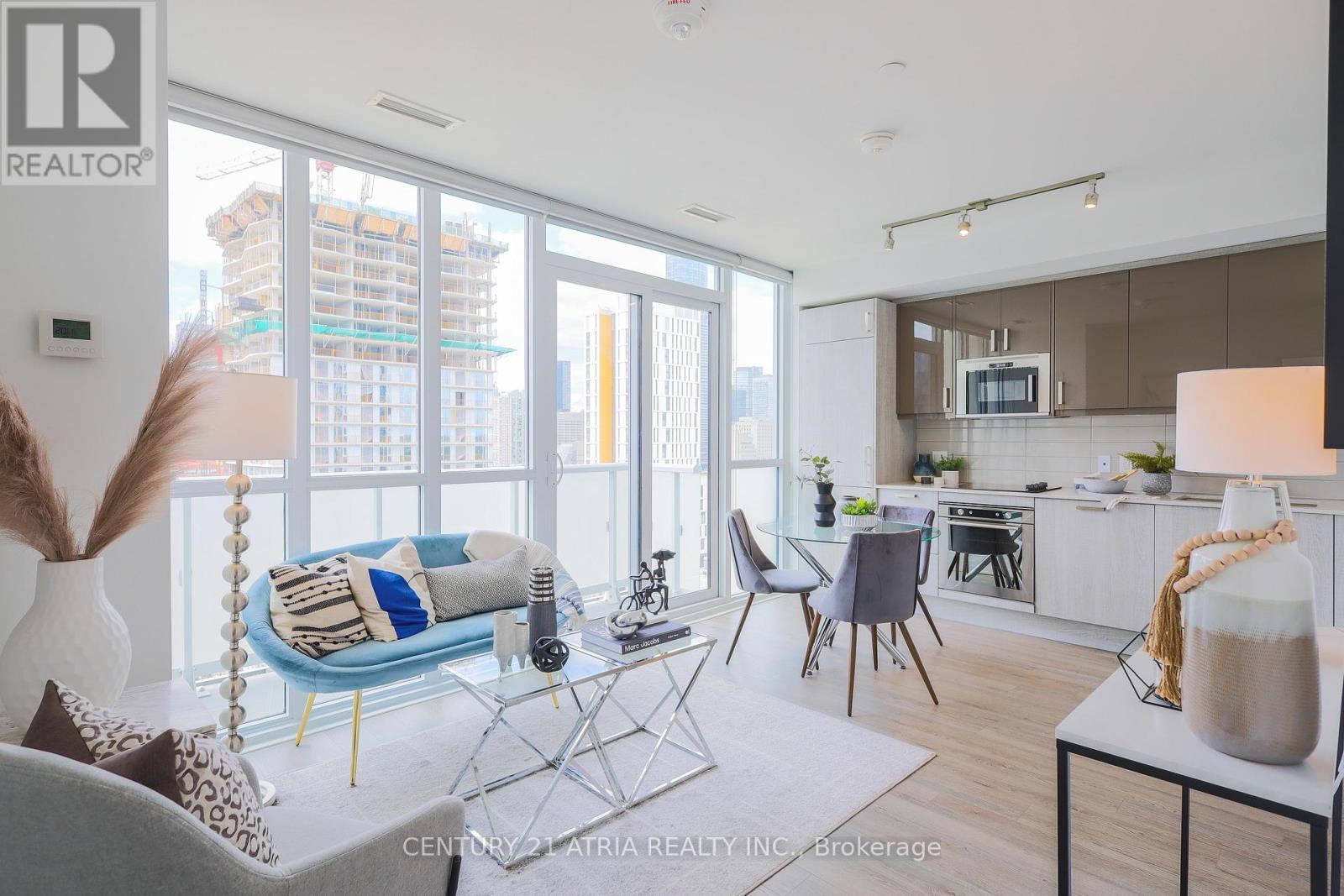 2105 - 77 Mutual Street, Toronto, ON - Indoor