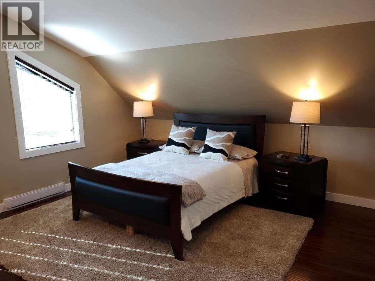 9200 Shale Avenue, Summerland, BC