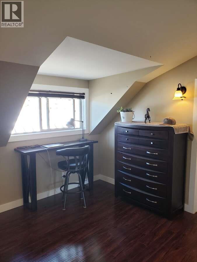 9200 Shale Avenue, Summerland, BC