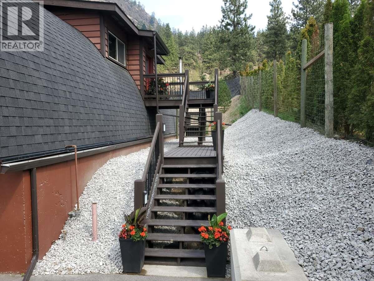 9200 Shale Avenue, Summerland, BC