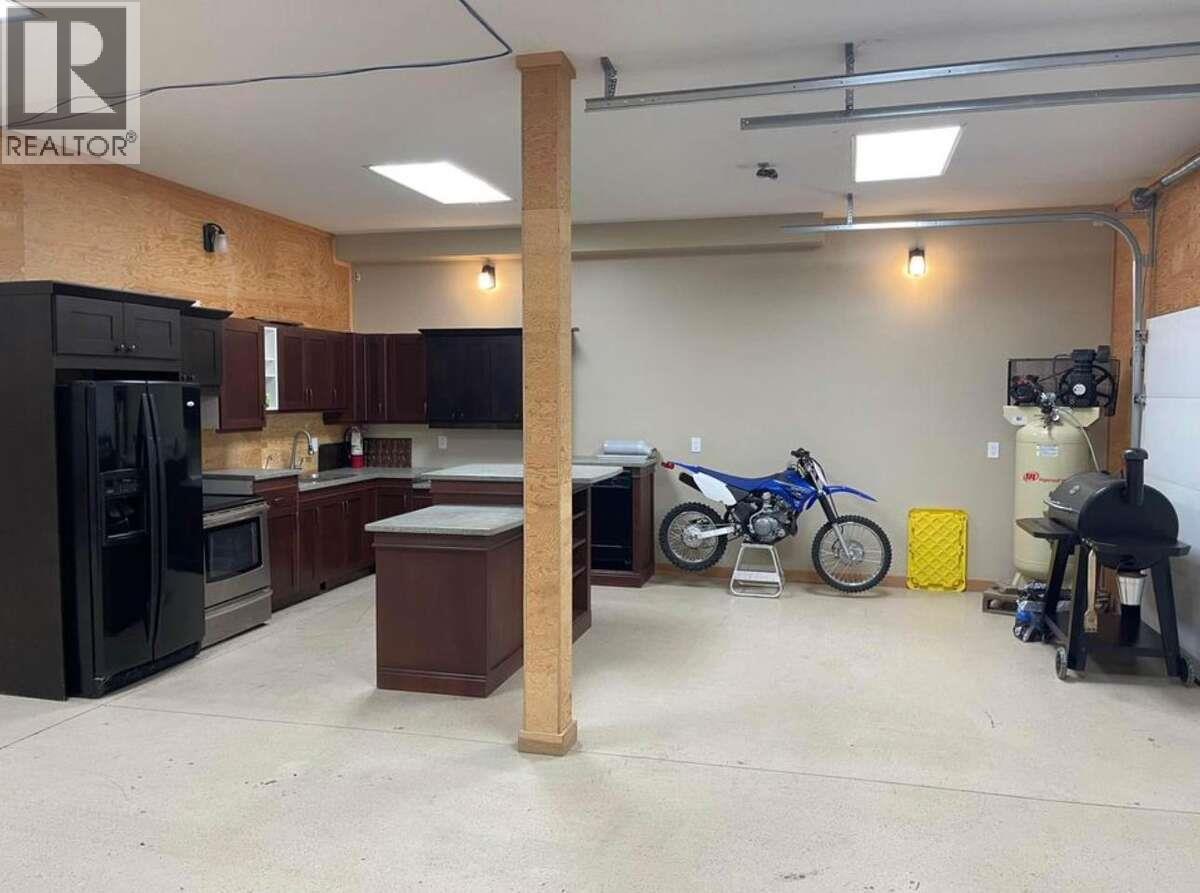 9200 Shale Avenue, Summerland, BC