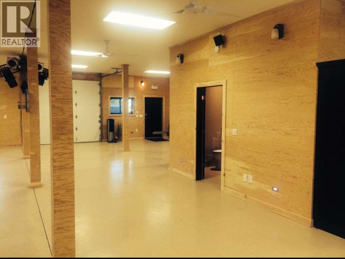 9200 Shale Avenue, Summerland, BC