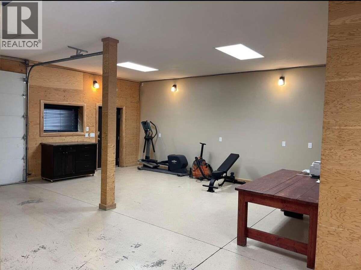 9200 Shale Avenue, Summerland, BC