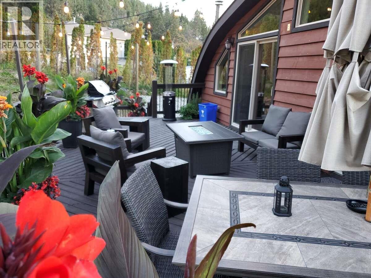 9200 Shale Avenue, Summerland, BC